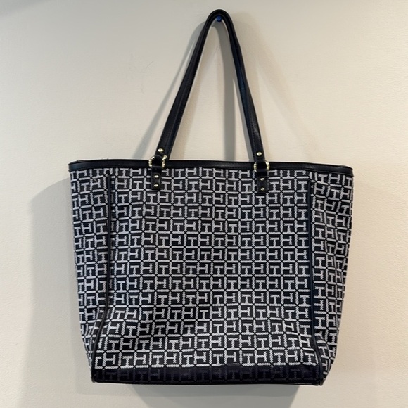 🔥Tommy Hilfiger Black and White Tote Bag🔥 - Picture 2 of 8